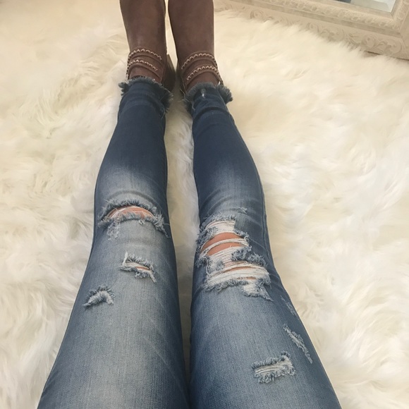 Destructed Skinny Jean - Picture 3 of 7